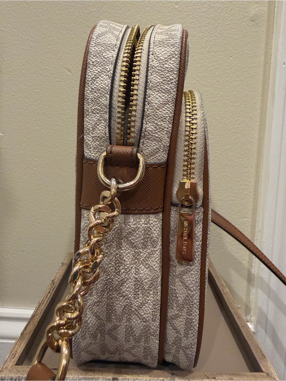 MICHAEL KORS Medium Flight Bag Vanilla Signature Crossbody Chain MK Logo - Picture 5 of 11